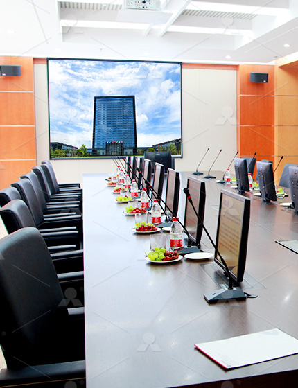 2012年初，以長興縣副縣長為首的考察小組，一行20多人赴黎明重工進(jìn)行實地考察，磨機(jī)銷售部集運營、研發(fā)、企業(yè)文化傳播部等多方力量，成功完成此次接待，并針對碳酸鈣、方解石等物料特性，提供增加產(chǎn)量、降低能耗的解決方案，凸顯專業(yè)素質(zhì)和雄厚實力。